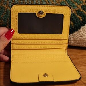 Bright Yellow Textured Bifold Wallet – Card Slots & Zip Pocket